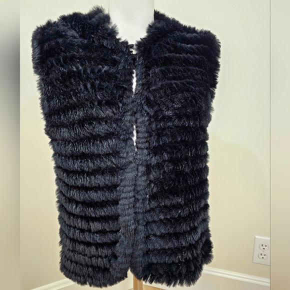 Black Saks Fifth Avenue Fur Vest M/L - Picture 1 of 11